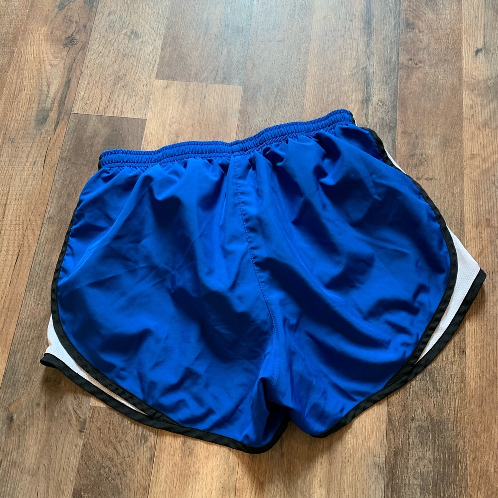 Nike athletic workout running shorts - Picture 6 of 8